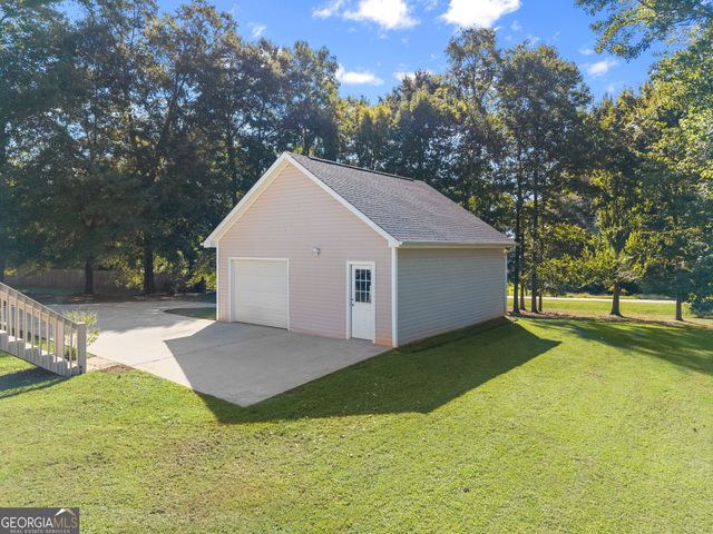 27 Woods Way, Jefferson, GA 30549