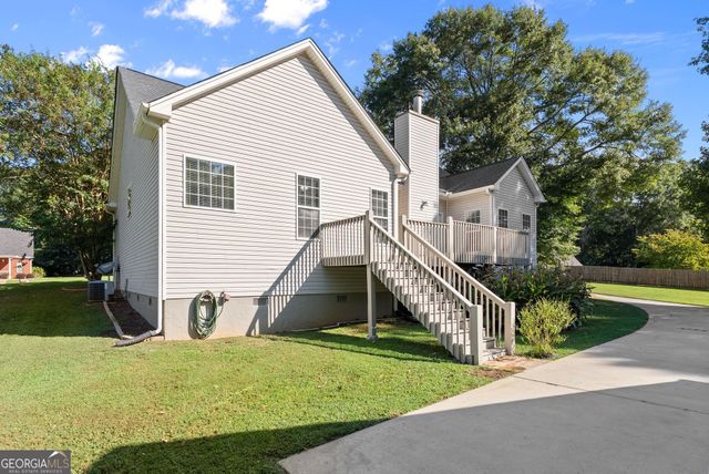 27 Woods Way, Jefferson, GA 30549