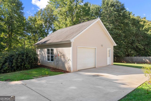27 Woods Way, Jefferson, GA 30549