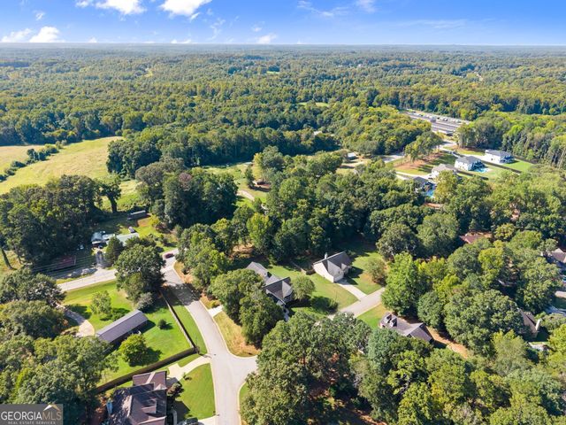 27 Woods Way, Jefferson, GA 30549