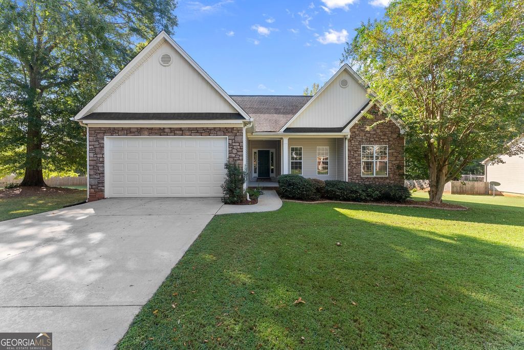 27 Woods Way, Jefferson, GA 30549
