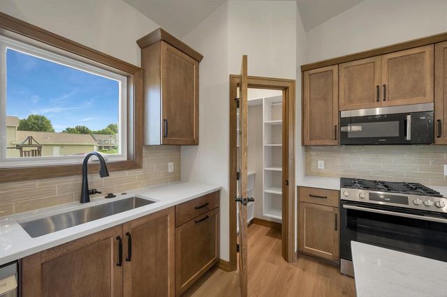 2859 STELOR DRIVE, Green Bay, WI 54311