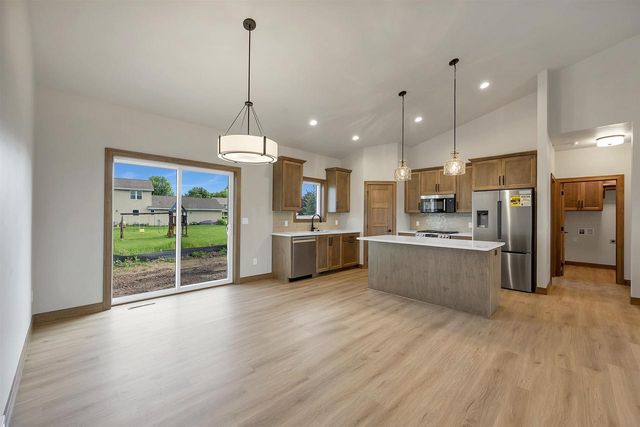 2859 STELOR DRIVE, Green Bay, WI 54311
