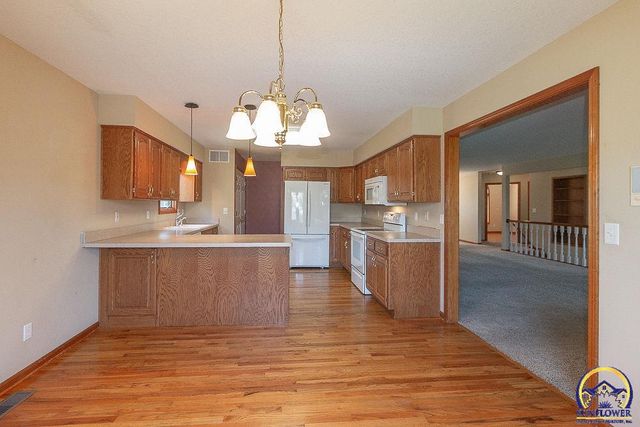 2829 SW Blue Stem DR, Topeka, KS 66614