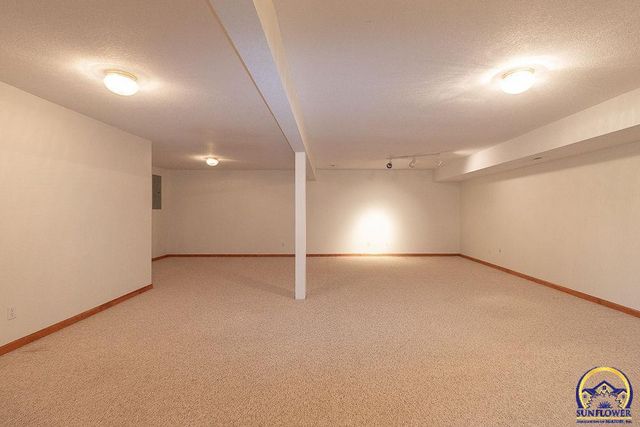 2829 SW Blue Stem DR, Topeka, KS 66614