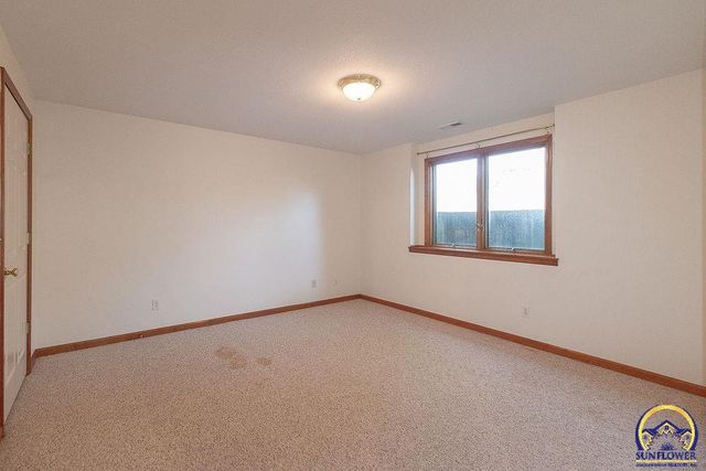 2829 SW Blue Stem DR, Topeka, KS 66614