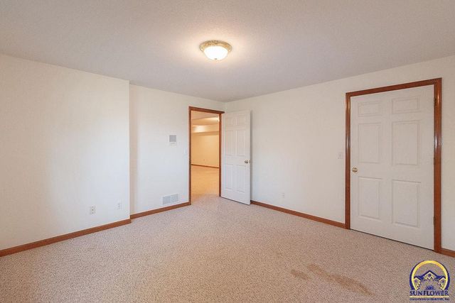 2829 SW Blue Stem DR, Topeka, KS 66614