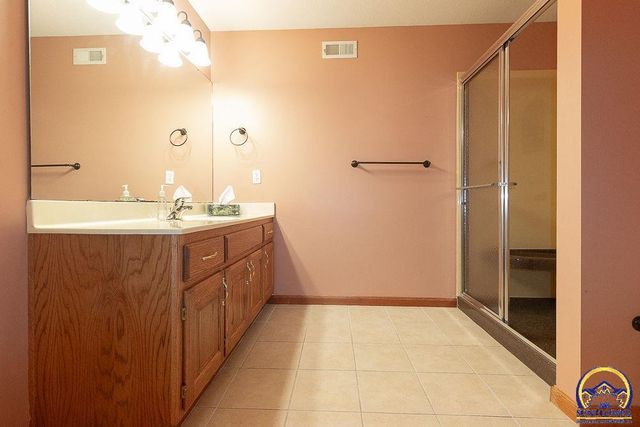 2829 SW Blue Stem DR, Topeka, KS 66614