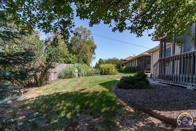 2829 SW Blue Stem DR, Topeka, KS 66614