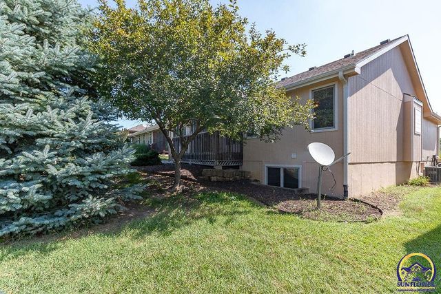 2829 SW Blue Stem DR, Topeka, KS 66614
