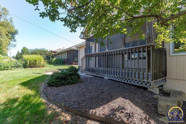 2829 SW Blue Stem DR, Topeka, KS 66614