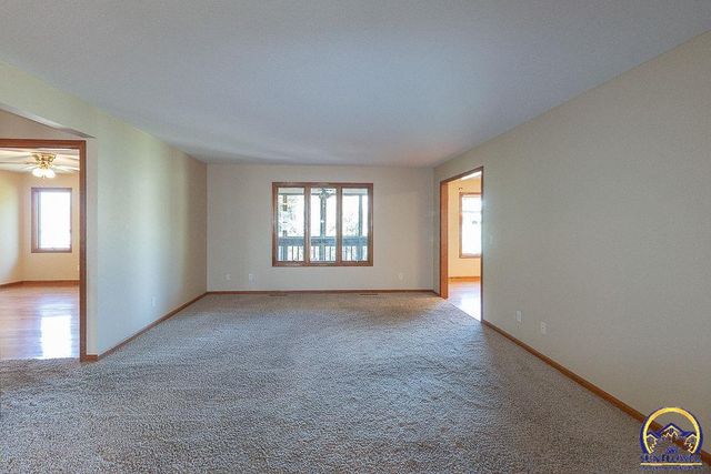 2829 SW Blue Stem DR, Topeka, KS 66614