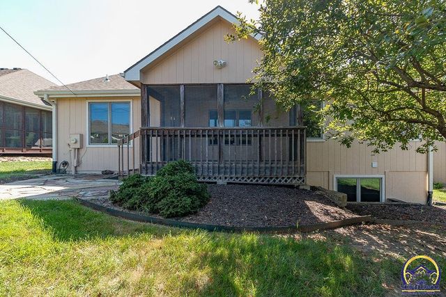 2829 SW Blue Stem DR, Topeka, KS 66614