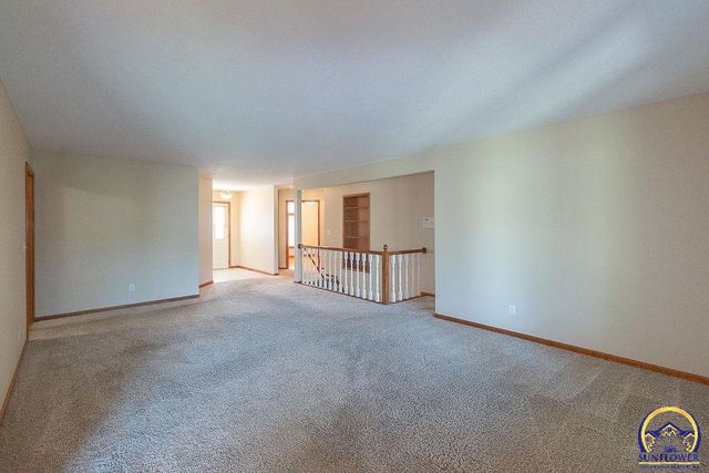 2829 SW Blue Stem DR, Topeka, KS 66614