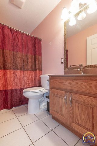 2829 SW Blue Stem DR, Topeka, KS 66614
