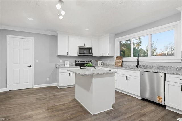 5565 Bennetts Pasture RD, Suffolk, VA 23435