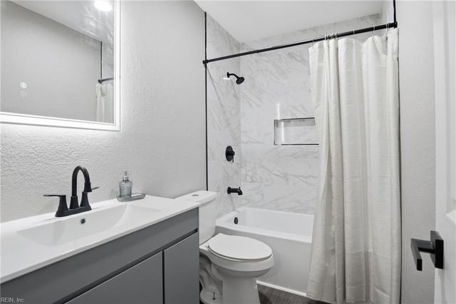 5565 Bennetts Pasture RD, Suffolk, VA 23435