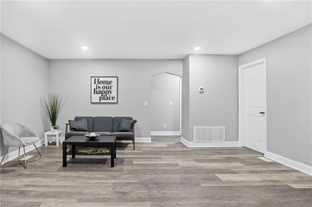 5565 Bennetts Pasture RD, Suffolk, VA 23435