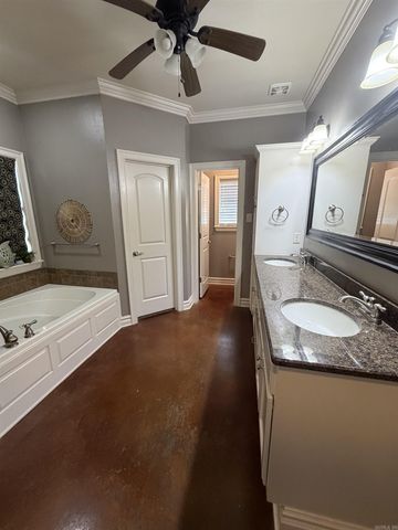 4800 Peterson Cove, Conway, AR 72034