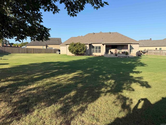 4800 Peterson Cove, Conway, AR 72034