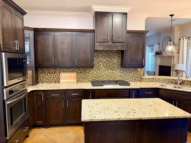 4800 Peterson Cove, Conway, AR 72034
