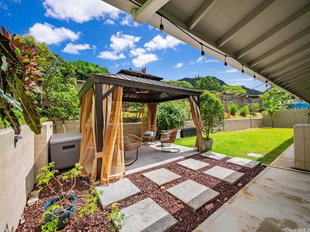 1002 Lunaai Street, Kailua, HI 96734