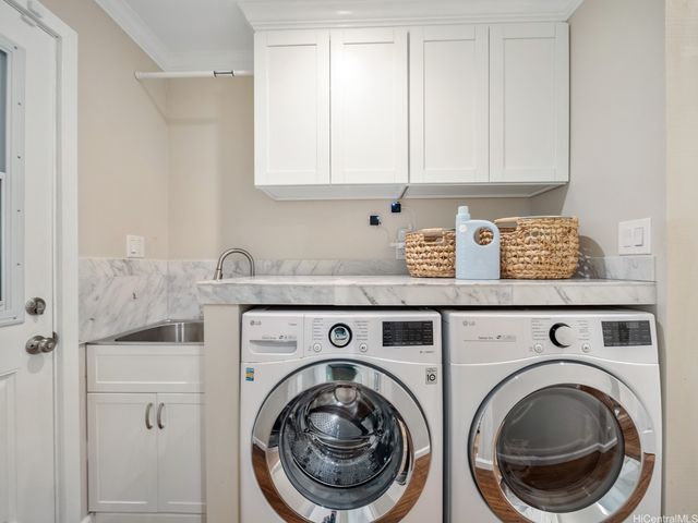 1002 Lunaai Street, Kailua, HI 96734