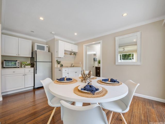 1002 Lunaai Street, Kailua, HI 96734