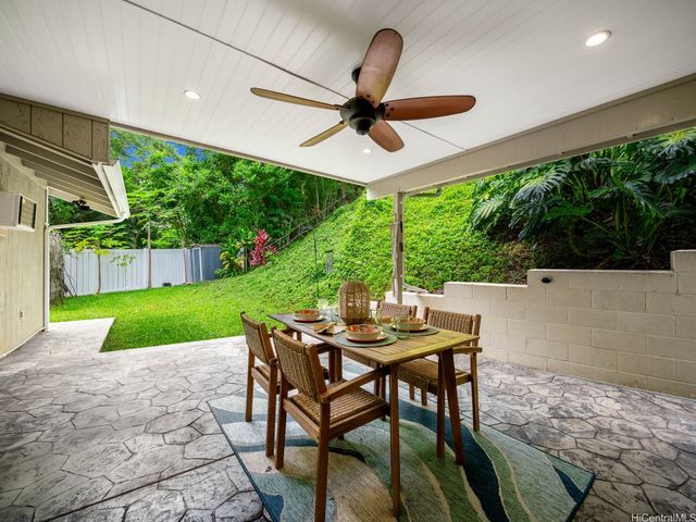 1002 Lunaai Street, Kailua, HI 96734