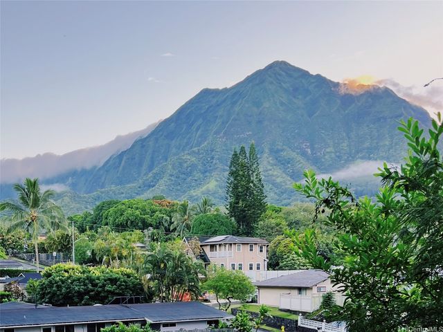 1002 Lunaai Street, Kailua, HI 96734
