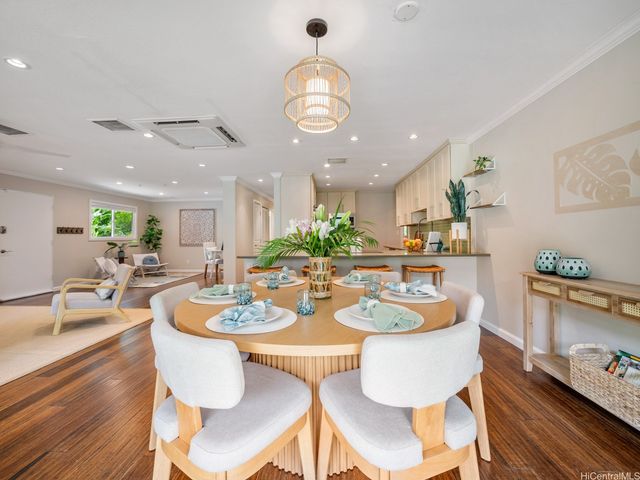 1002 Lunaai Street, Kailua, HI 96734
