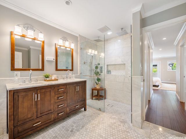 1002 Lunaai Street, Kailua, HI 96734