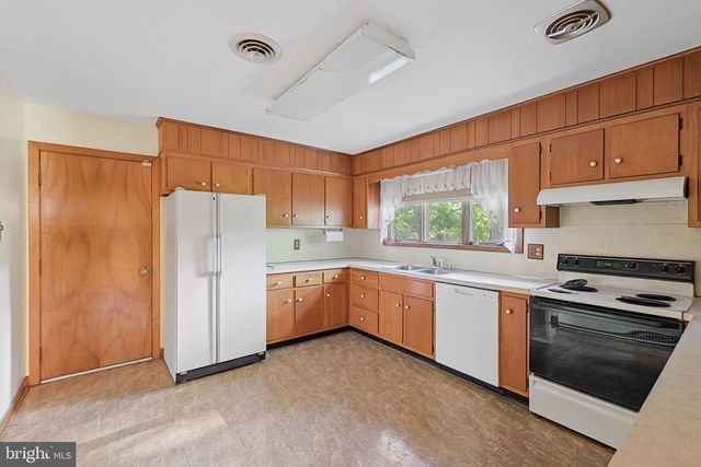 8810 EMORY GROVE RD, Gaithersburg, MD 20877