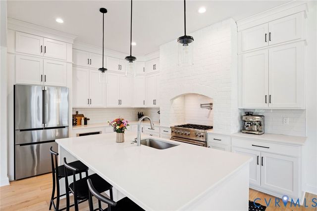17701 Flossmoore Ct, Moseley, VA 23120