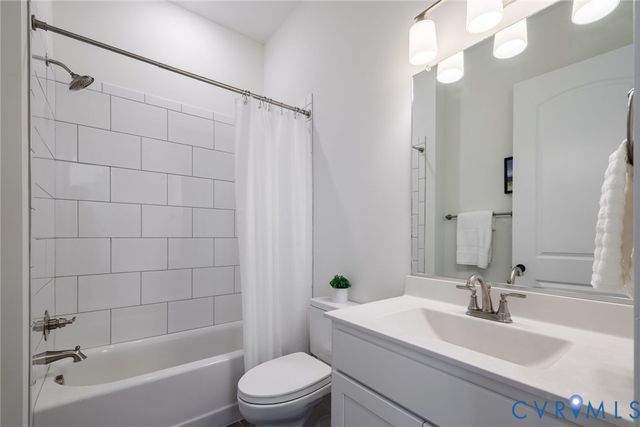 17701 Flossmoore Ct, Moseley, VA 23120