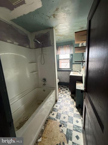 2638 LEXINGTON ST, Harrisburg, PA 17110