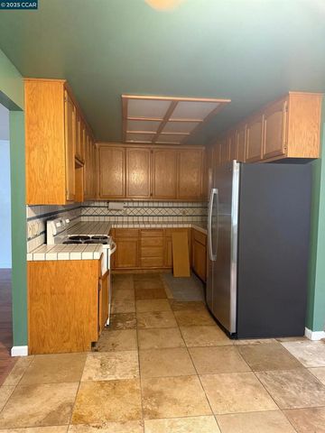 300 Concord St, Vallejo, CA 94591