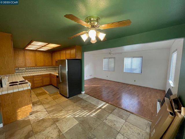 300 Concord St, Vallejo, CA 94591