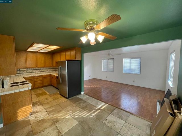 300 Concord St, Vallejo, CA 94591