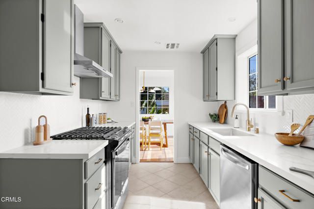 1010 Pepperhill Road, Pasadena, CA 91107