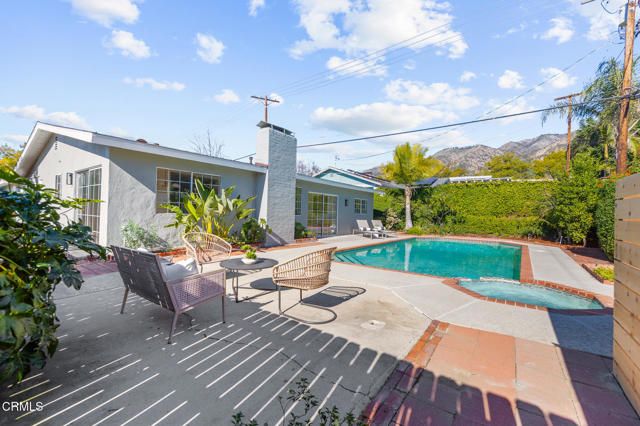 1010 Pepperhill Road, Pasadena, CA 91107