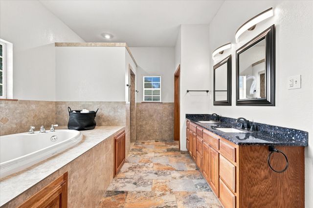 4025 Lake Oaks Circle, Fort Worth, TX 76108