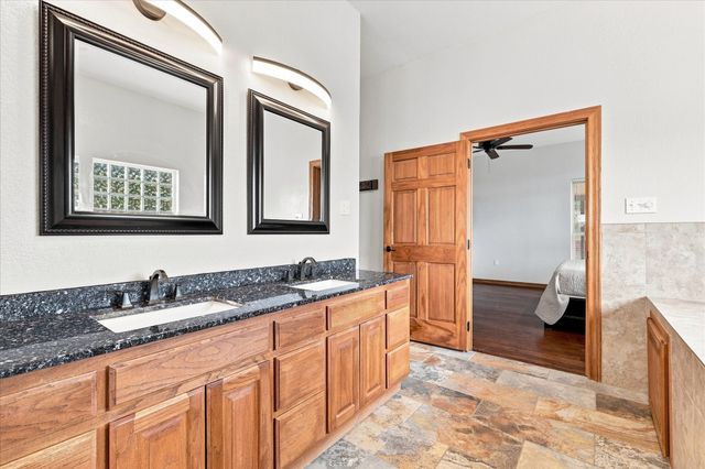 4025 Lake Oaks Circle, Fort Worth, TX 76108