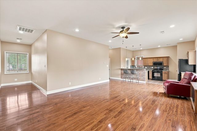 4025 Lake Oaks Circle, Fort Worth, TX 76108