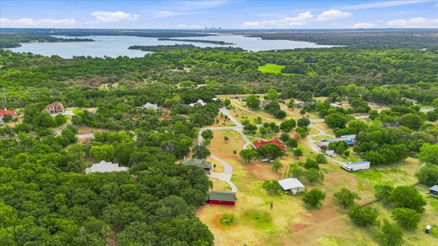 4025 Lake Oaks Circle, Fort Worth, TX 76108