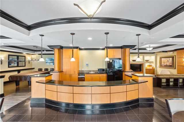 3001 NE 185th St 716, Aventura, FL 33180