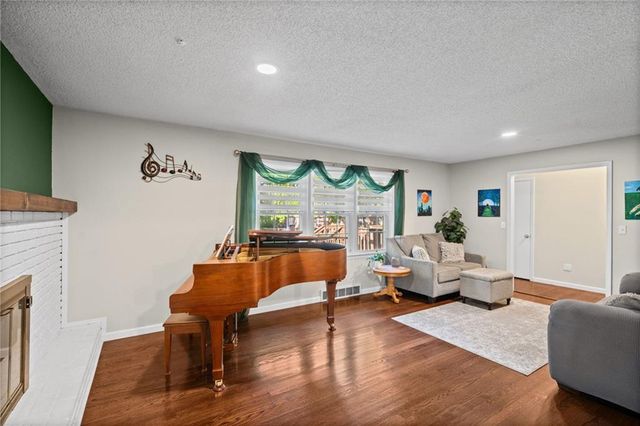 10602 E 79TH Terrace, Raytown, MO 64138