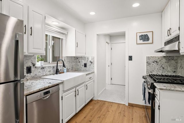 406 Corrillo Dr, San Rafael, CA 94903