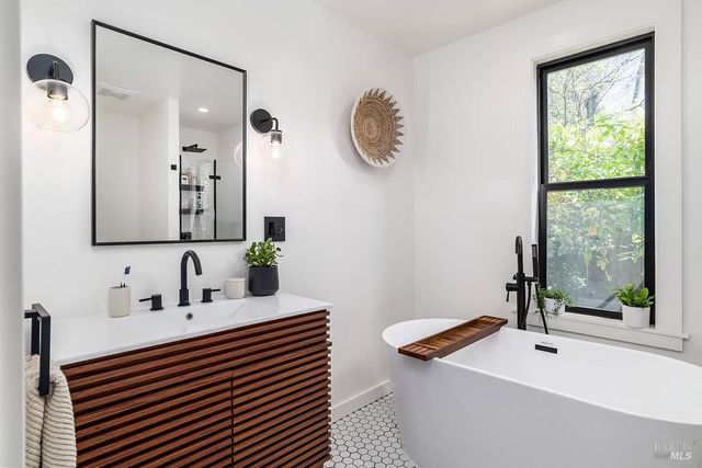 406 Corrillo Dr, San Rafael, CA 94903