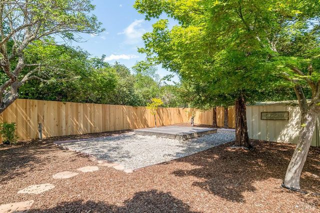 406 Corrillo Dr, San Rafael, CA 94903